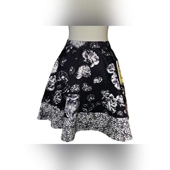 Prabal Gurung for Target Black Floral Skater Skirt NWT Pleated Sz 2 - Picture 2 of 13